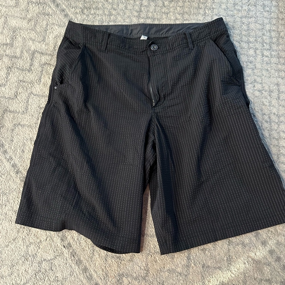 Lululemon men’s shorts black size 36